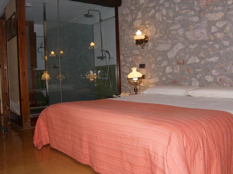 Hotel Fonda Cal Blasi Montblanc Zimmer foto